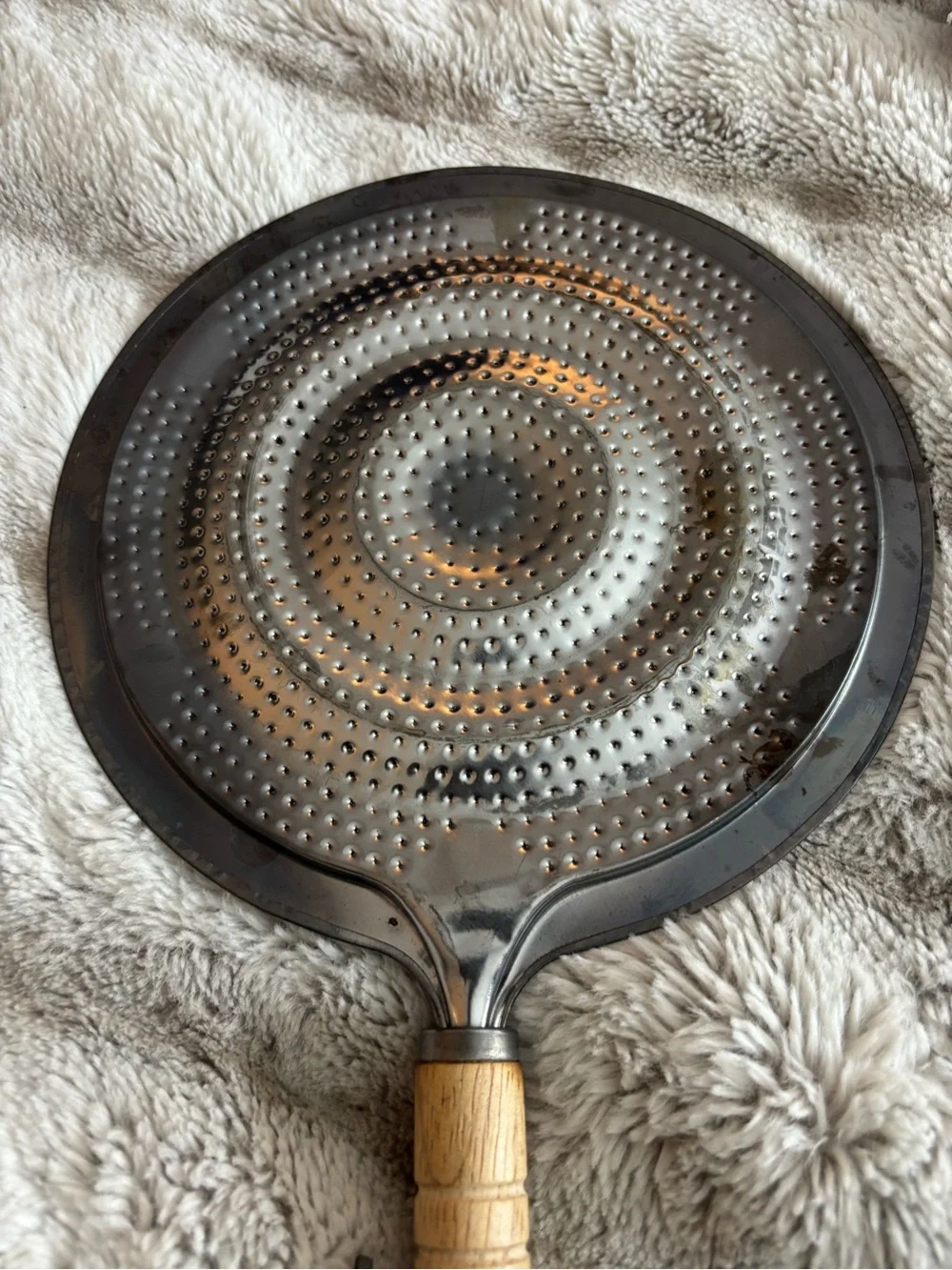 Vintage Metal Diffuser Splatter Screen with Wooden Handle